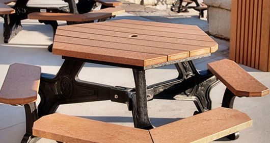 2607Plaza Hexagon Picnic Table